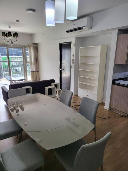 마닐라 Luxury @ Bgc Sleeps 6 Comfortably Fast Wifi Pool! 아파트 외부 사진