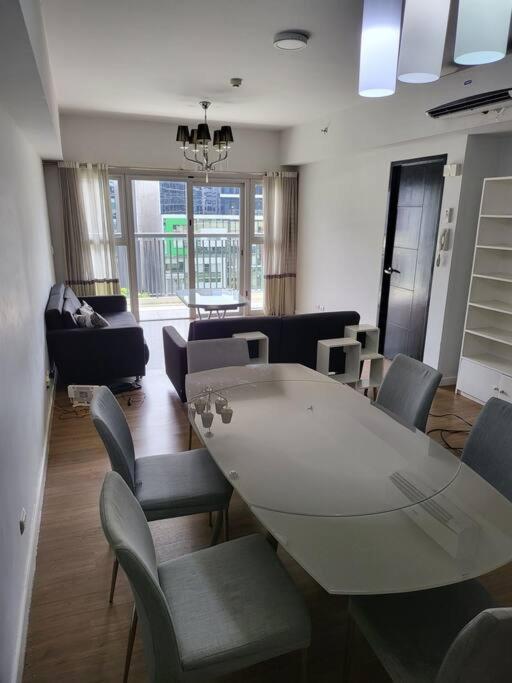 마닐라 Luxury @ Bgc Sleeps 6 Comfortably Fast Wifi Pool! 아파트 외부 사진