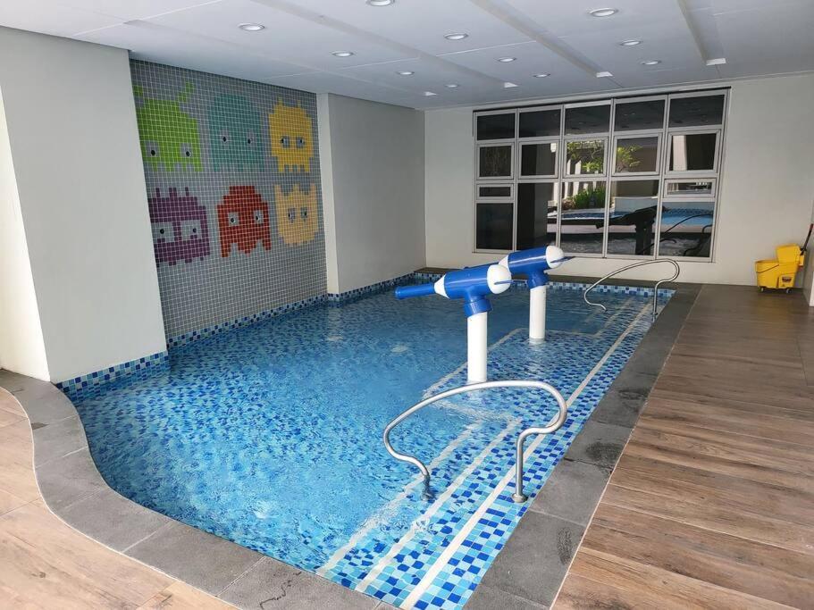 마닐라 Luxury @ Bgc Sleeps 6 Comfortably Fast Wifi Pool! 아파트 외부 사진